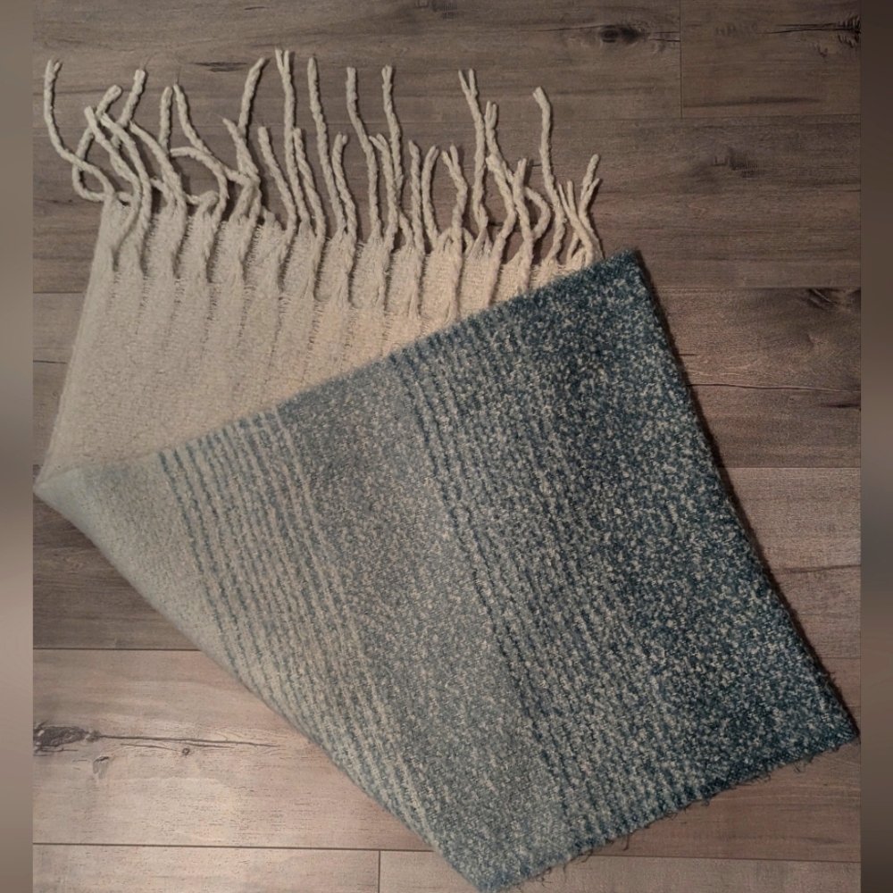 3/$20 Wide Scarf, Turquoise and White